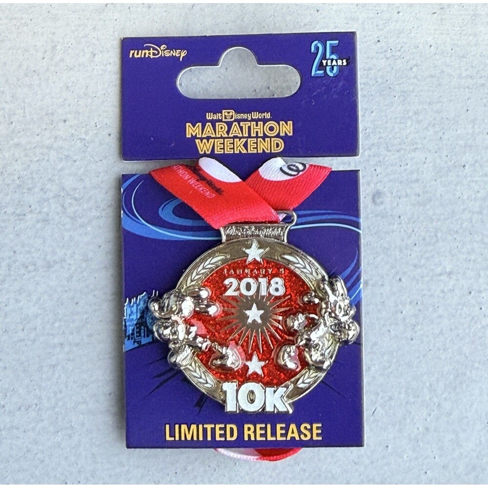 runDisney 2018 10K Medal Mickey Minnie Disney World Marathon Weekend